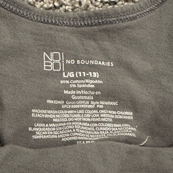 Collections of 3 Tank Tops - Picture 7 of 9